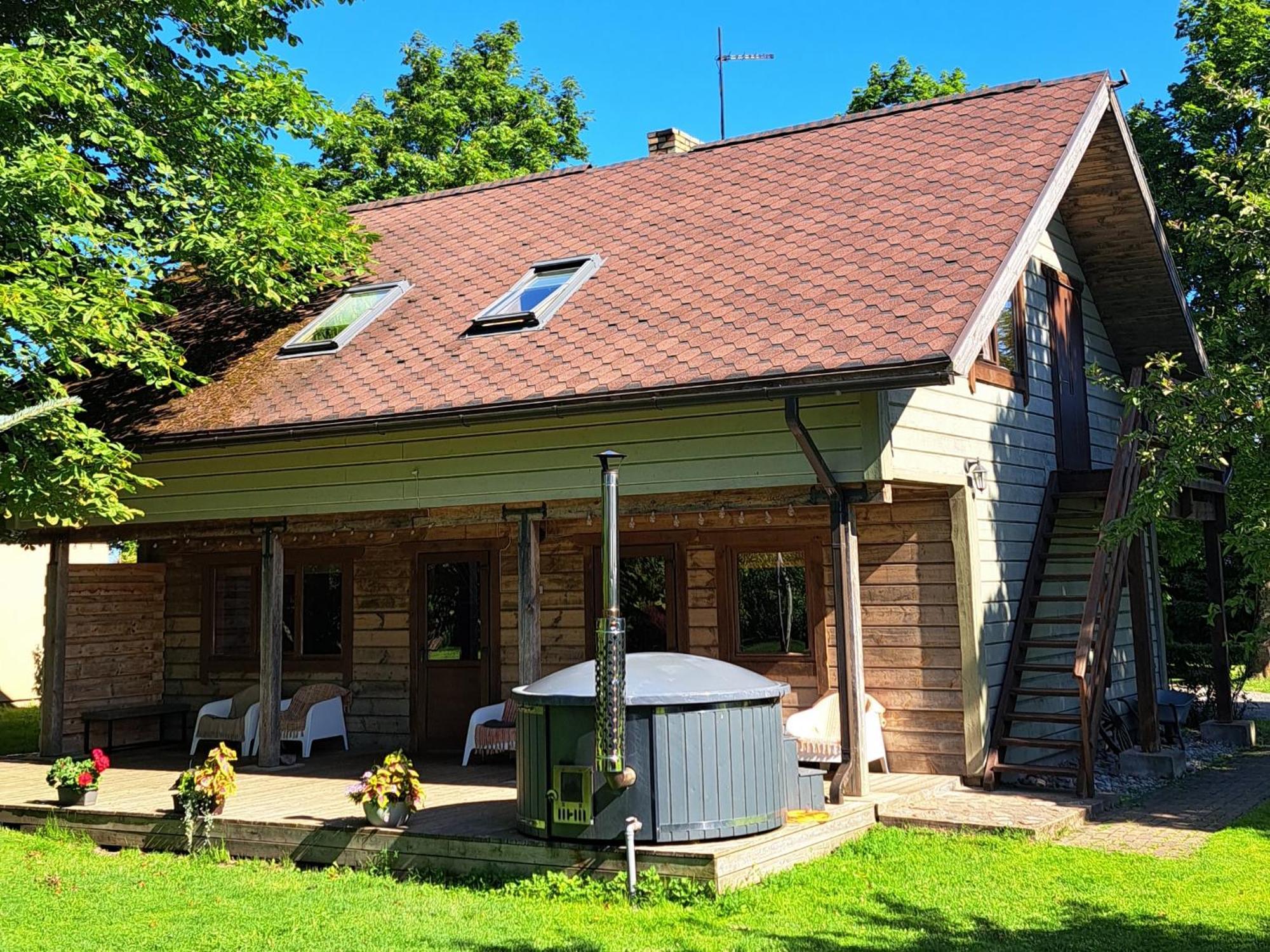 Villa Viesu Maja "Ozolini" Jurkalne Exterior foto